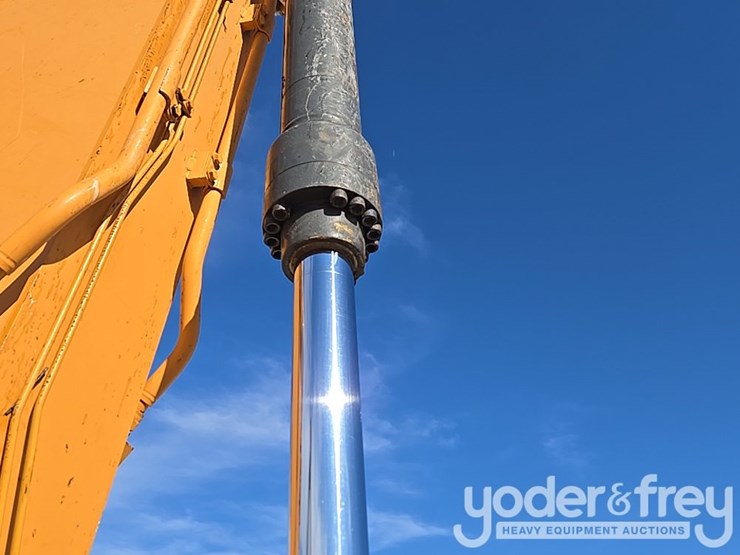 2021-case-cx210-lc-image-60