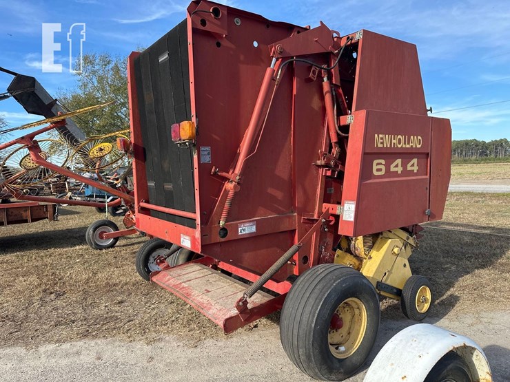 new-holland-644-image-2