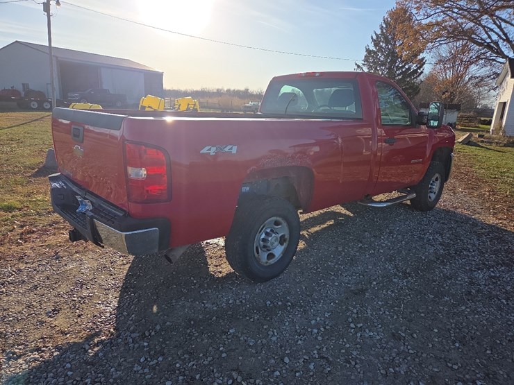 2010-chevrolet-2500hd-image-17