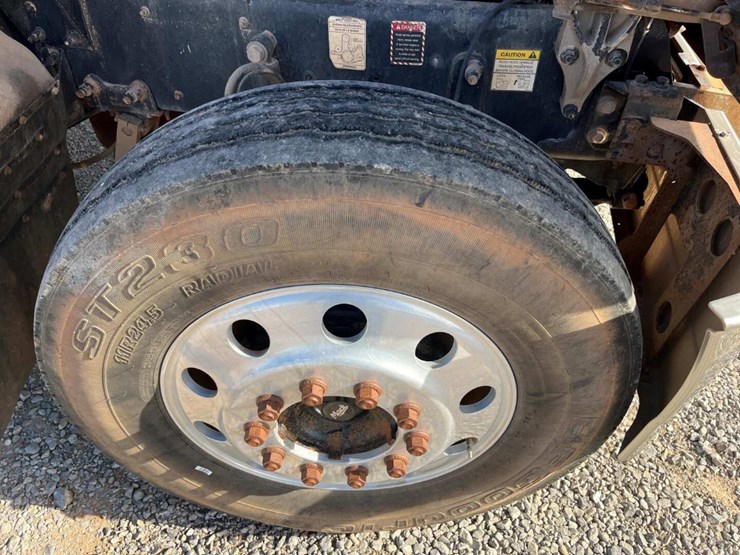 2012-mack-chu613-image-11