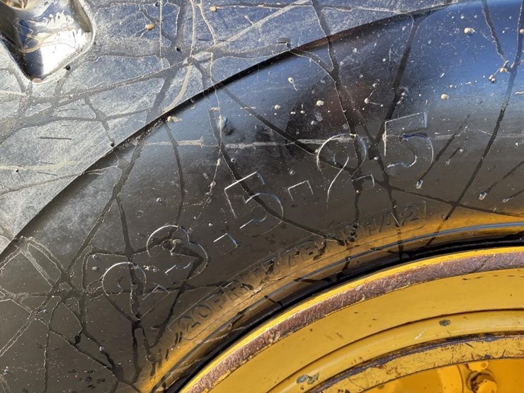 2014-komatsu-wa380-7-image-21