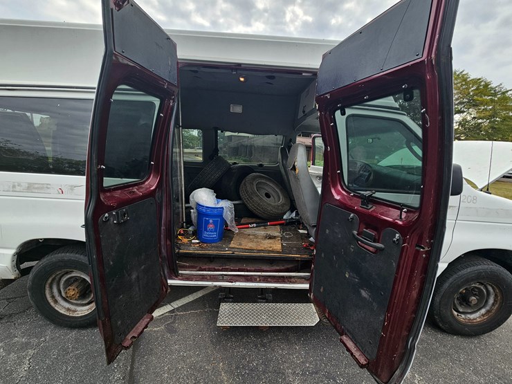 #21246-•-2007-ford-econoline-wagon-van-image-44