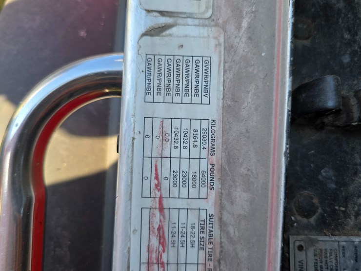 2001-peterbilt-320-image-24