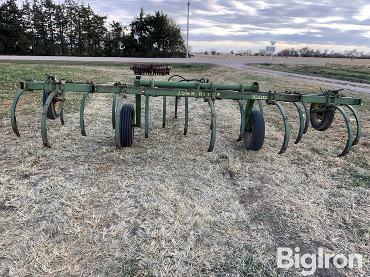 john-deere-1600-image-6