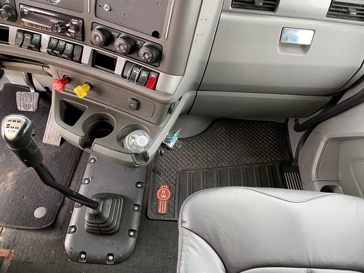 kenworth-t680-image-57
