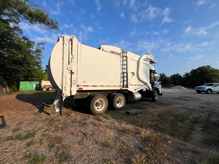 peterbilt-520-image-3