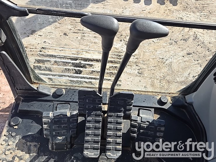 2021-case-cx210-lc-image-199