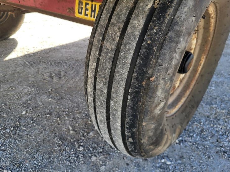 hay-wagon-w/running-gear-image-20