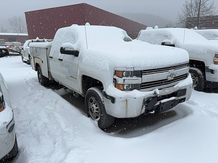 2016-chevrolet-2500hd-image-2