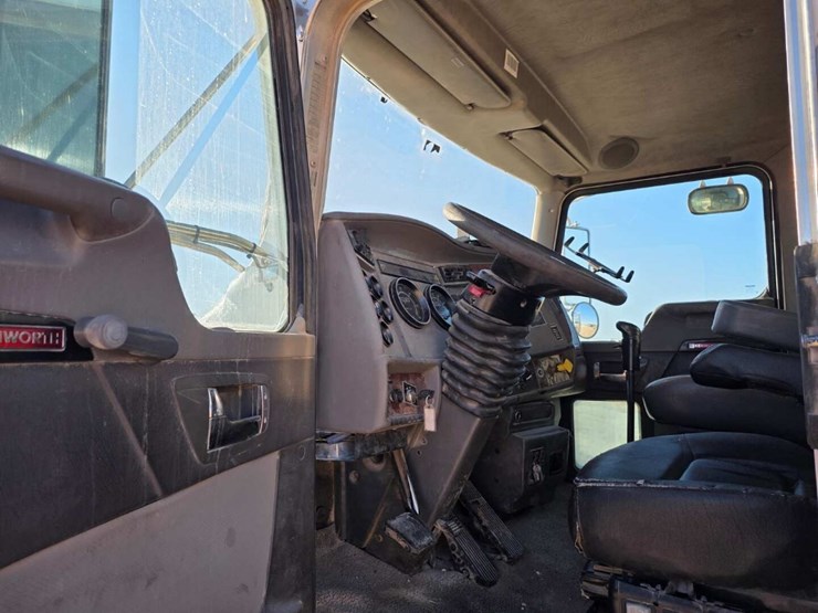 kenworth-t300-image-9