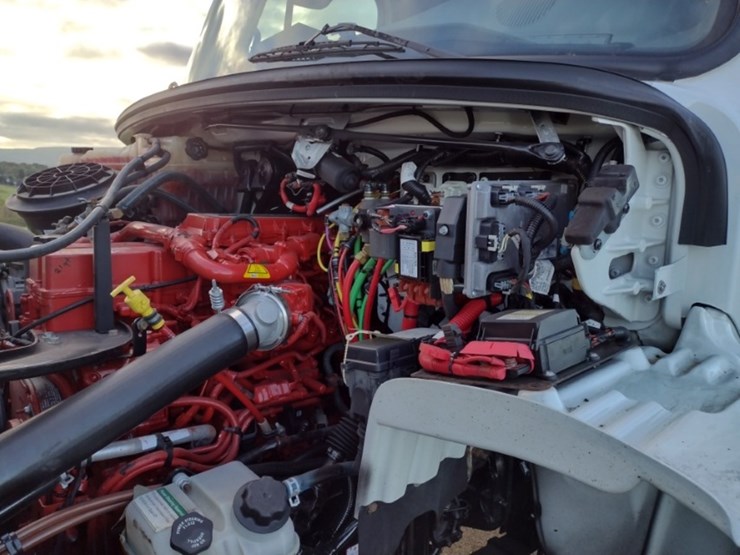 freightliner-m2-106-image-16