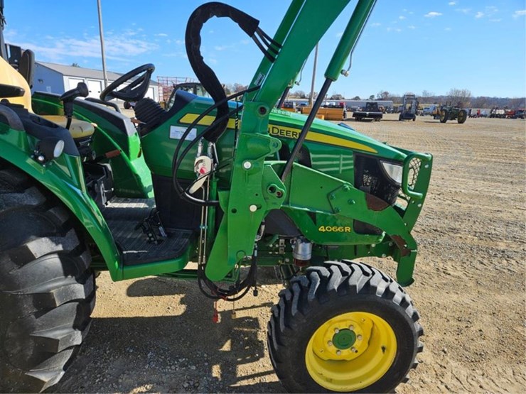 #3087-•-john-deere-4066-4x4-tractor,-h180-loader-image-61