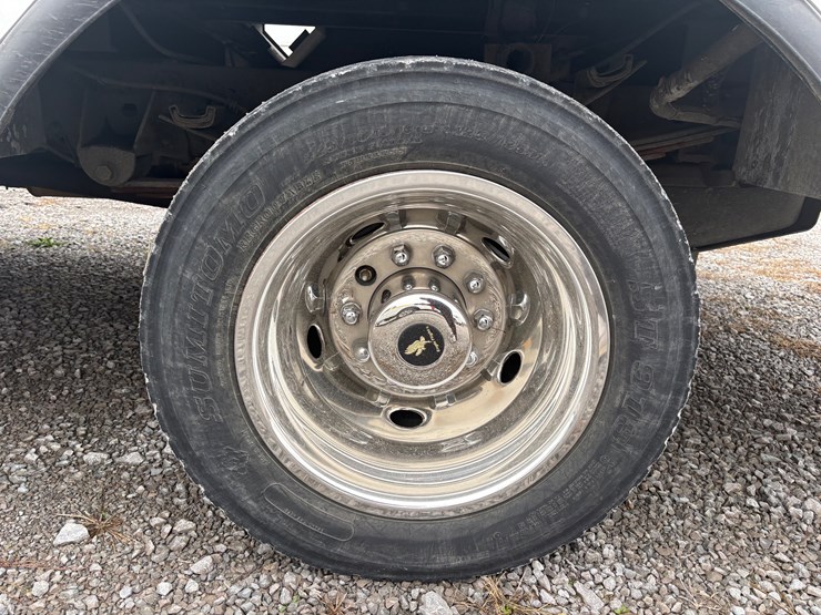 ford-f550-xl-image-9