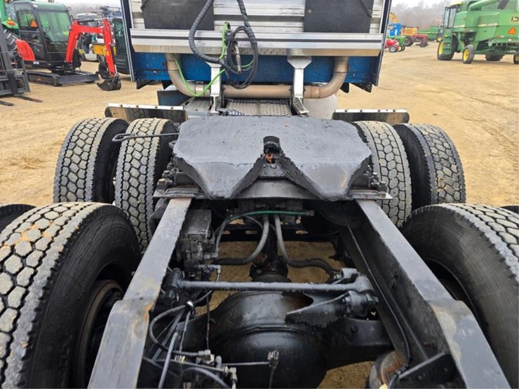 international-9400-image-7