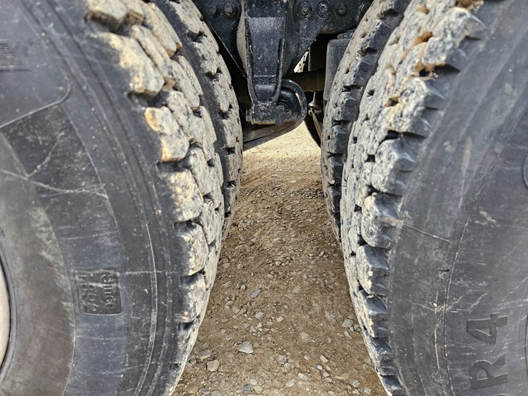 freightliner-122sd-image-113