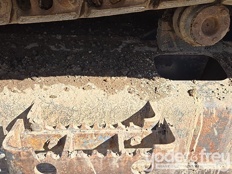 2021-case-cx210-lc-image-30