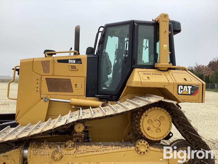 2017-caterpillar-d6n-lgp-image-14