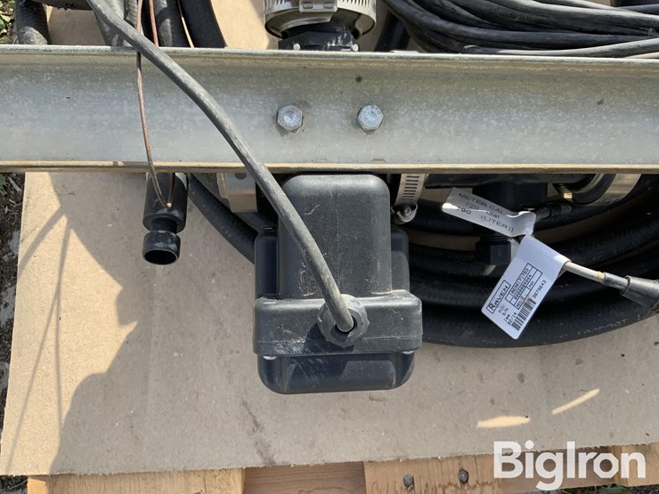 hypro-9303-hydraulic-fertilizer-pump-image-15