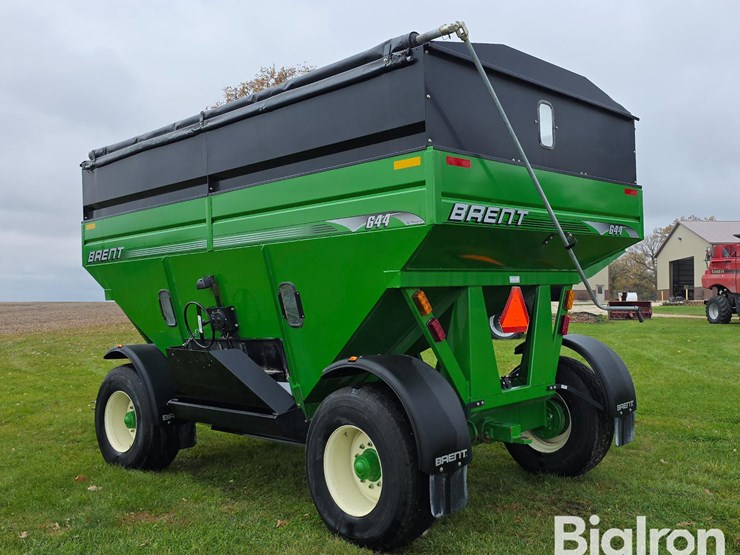 unverferth-brent-gt-644-gravity-wagon-image-7