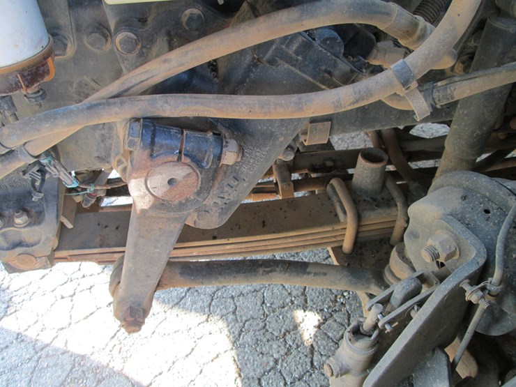 2016-freightliner-108sd-image-21