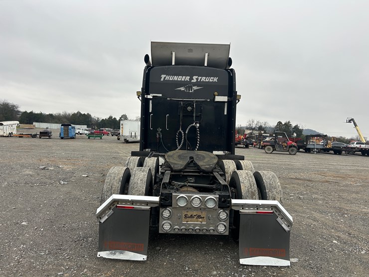 2005-kenworth-w900l-image-6