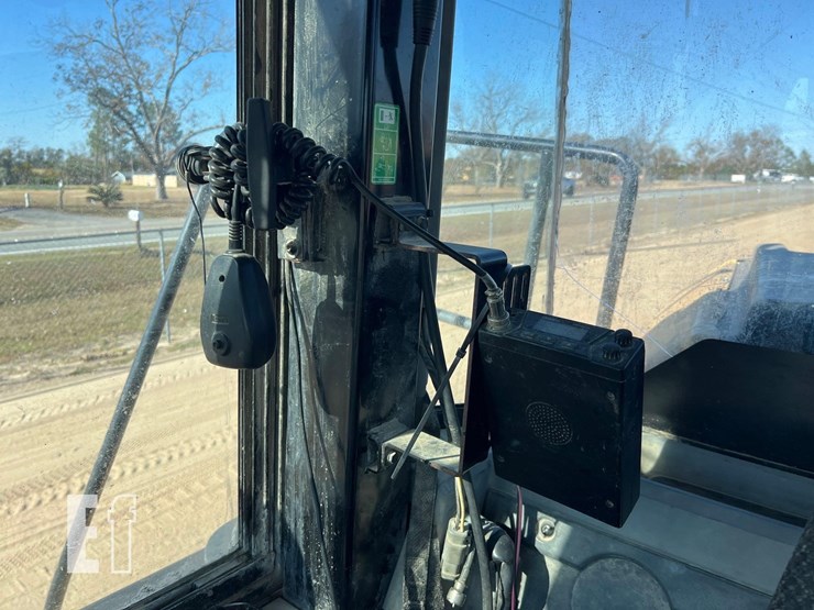 2014-caterpillar-966k-image-37