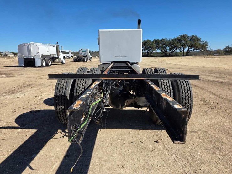 peterbilt-340-image-6