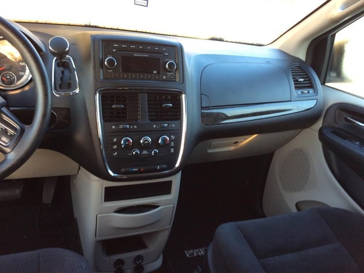 2017-dodge-grand-caravan-image-11