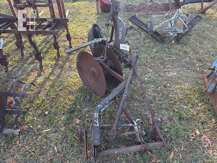 2-disc-tiller-w/-farmall-mounts-image-1