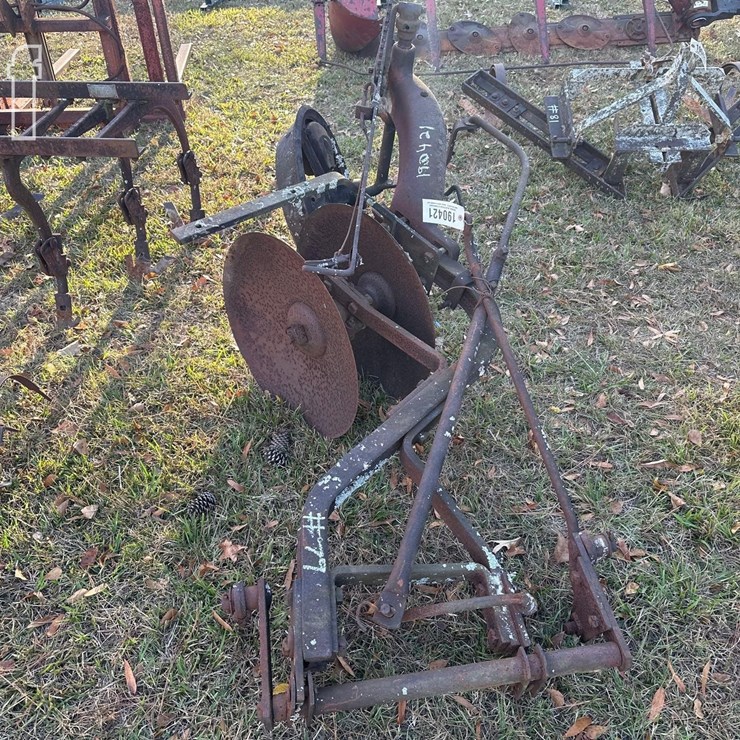 2 DISC TILLER W/ FARMALL MOUNTS