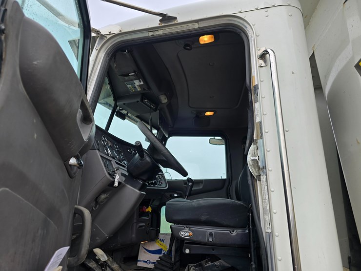 peterbilt-367-image-159