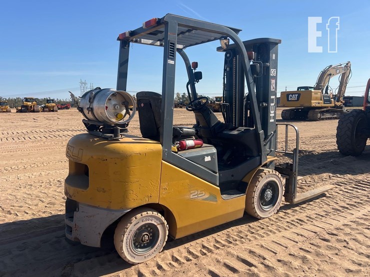 heli-25-straight-mast-forklift-image-4