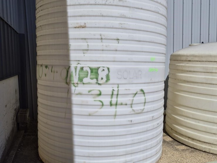 poly-tank-2500-gallon-image-2