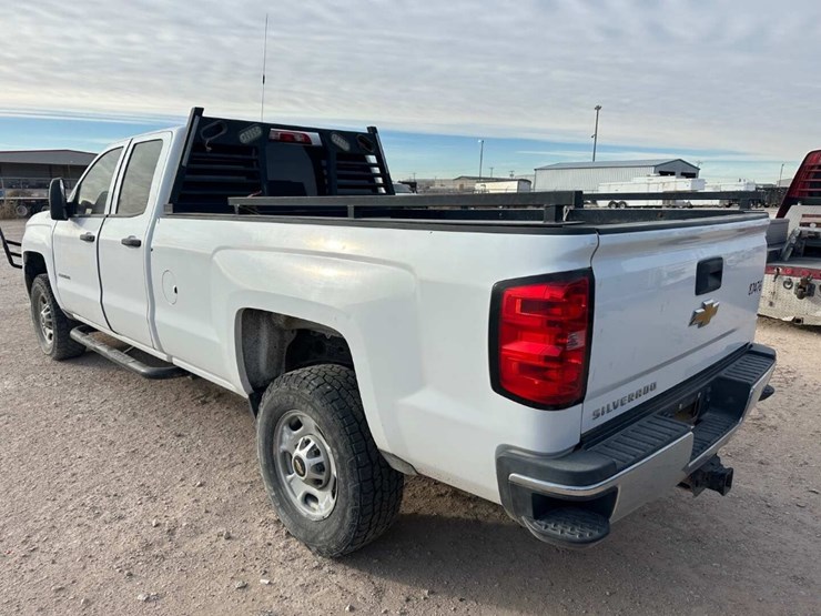 2015-chevrolet-silverado-2500-image-4