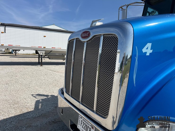 peterbilt-386-image-14