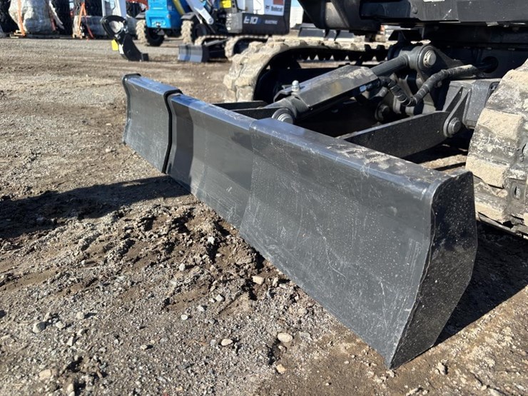 2022-bobcat-e10e-hydraulic-excavator-image-9