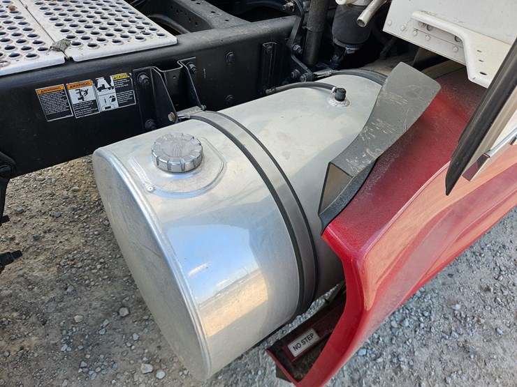 2021-kenworth-t680-image-87