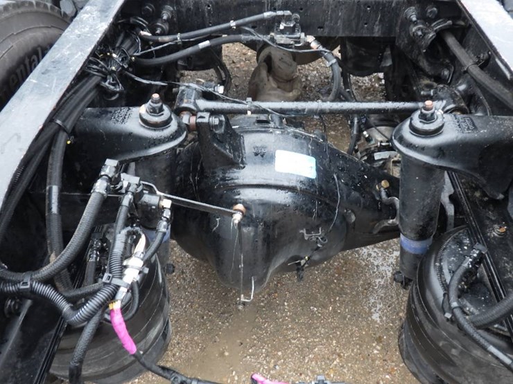 peterbilt-567-image-12