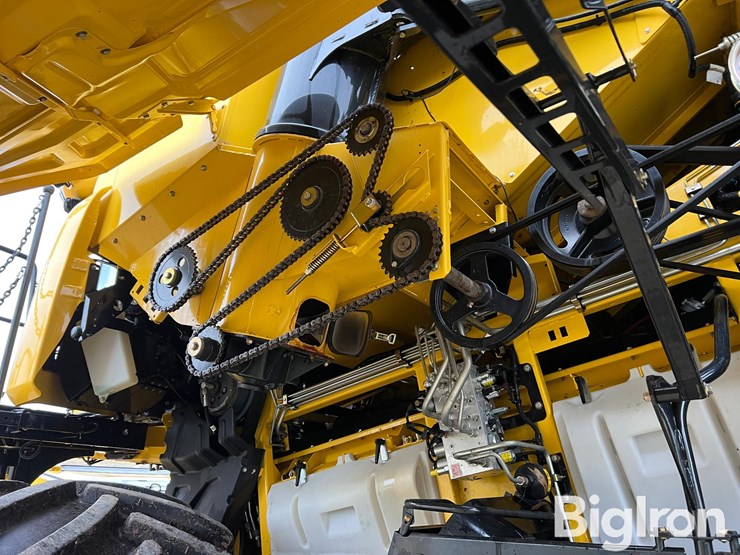 new-holland-cr6.90-image-19