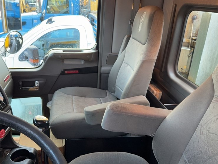 2008-kenworth-t800-image-14