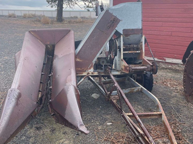 harry-ferguson-model-e-corn-picker---ritzville,-wa-image-1