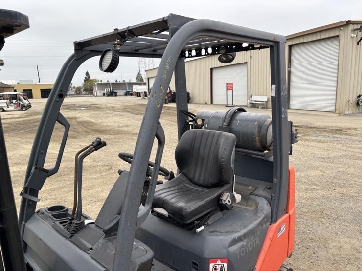 2007-toyota-8fgcu20-image-16