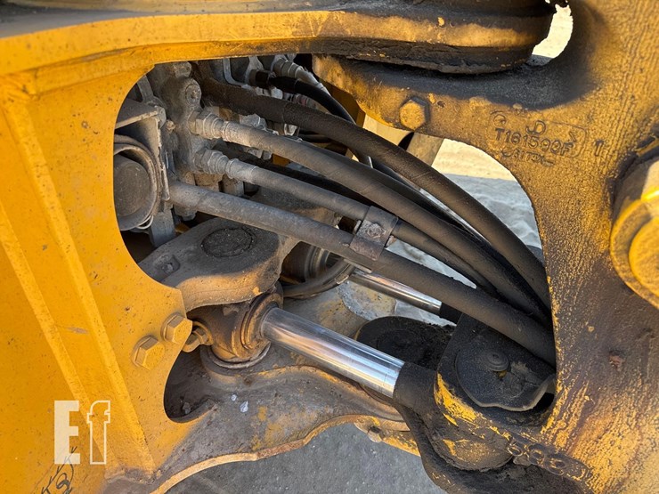 2016-deere-310sl-image-15