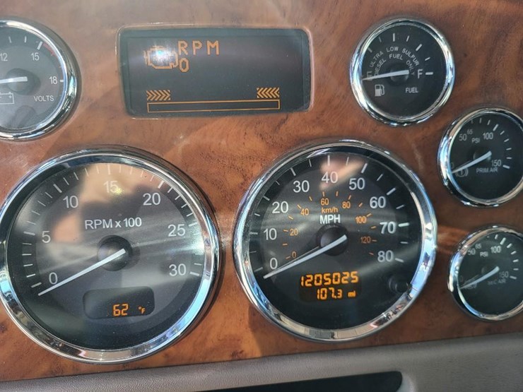 peterbilt-389-image-61