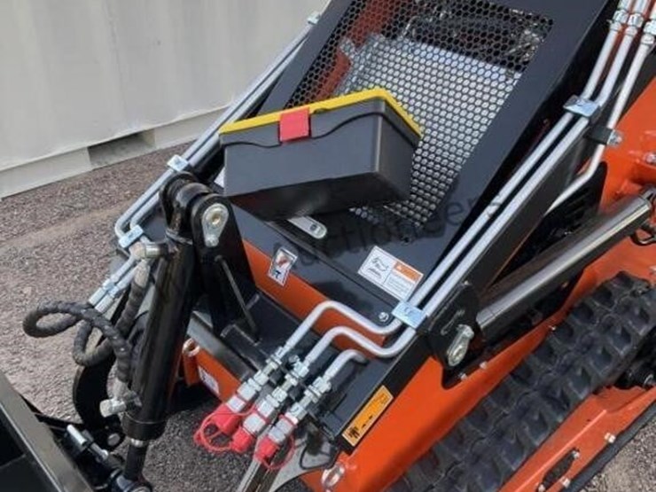 2025-mms-36c-stand-up-skid-steer-image-10