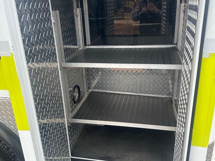 2006-gmc-sierra-3500-image-29