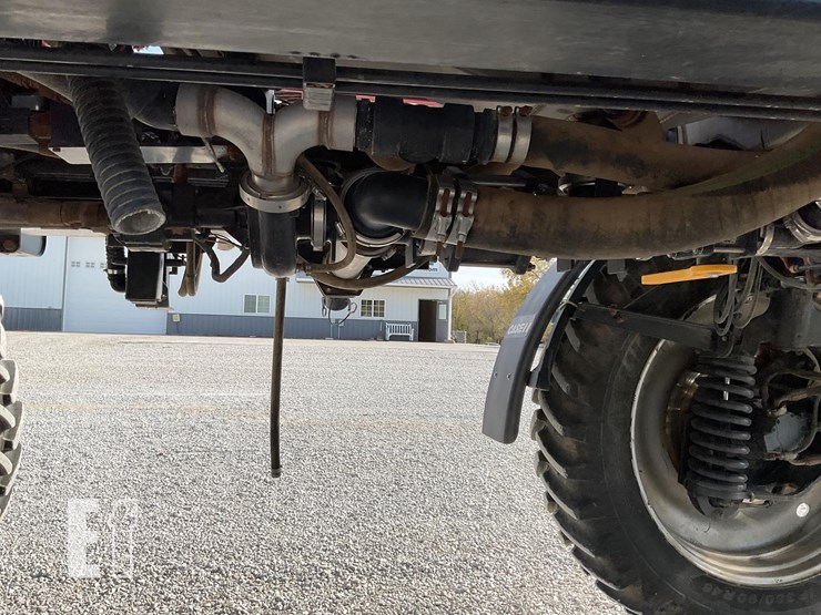 case-ih-patriot-3330-image-19