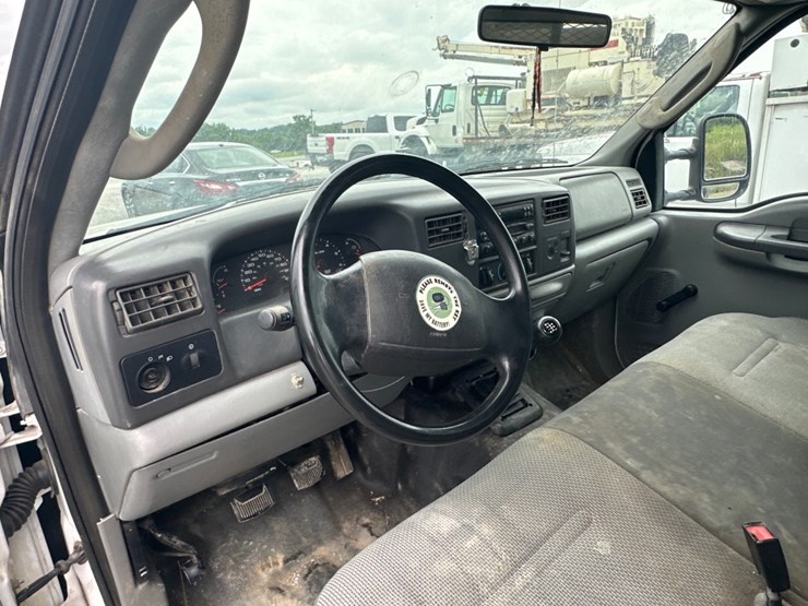 2004-ford-f350-xl-image-20