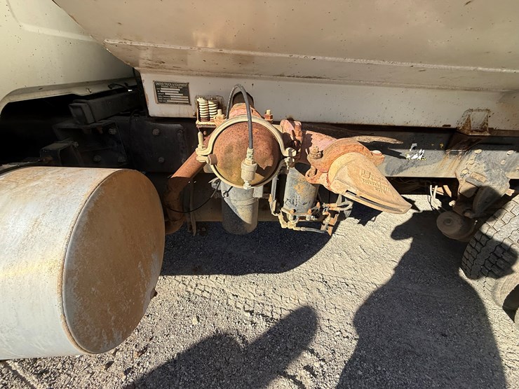 mack-r686st-image-49