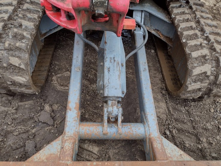 takeuchi-tb240-image-21